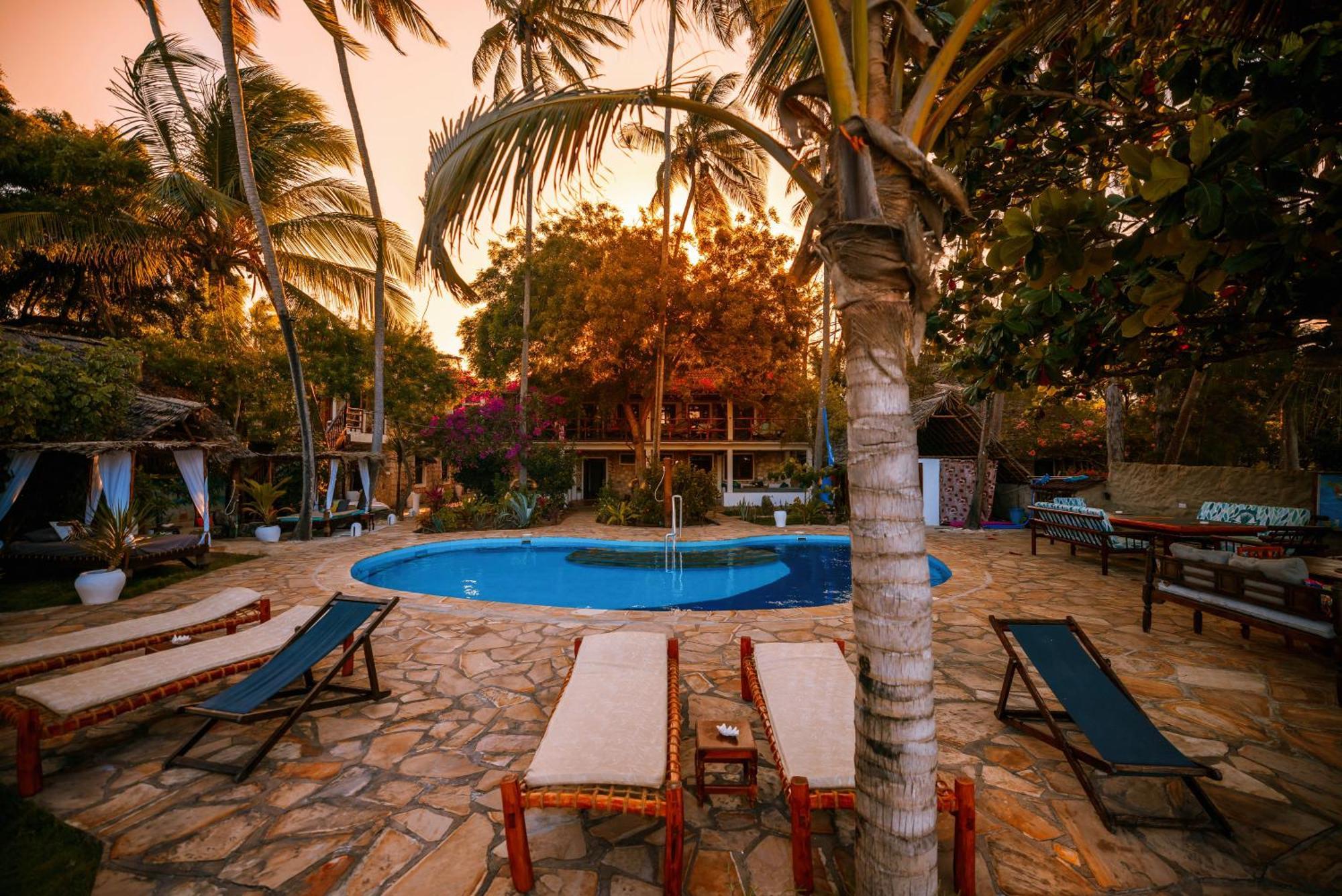 Stone Resort Кивенгва Экстерьер фото